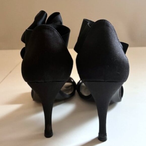 Stuart Weitzman Black Satin Bow Sandal with Elastic Bands | 4" Heel | Size 8.5 - Picture 16 of 16